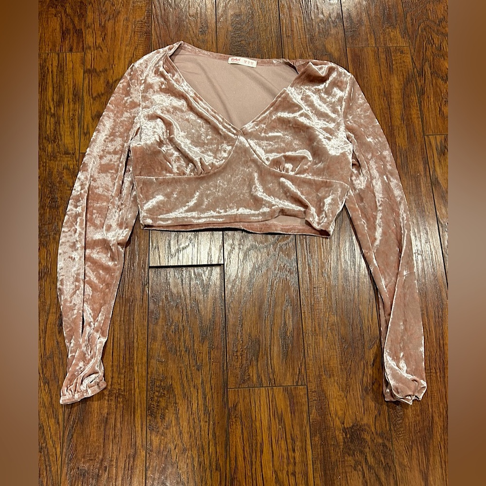 Pink velvet long sleeve cropped shirt
